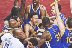 韦德：姚明是被伤病耽误了，面对健康的姚明你根本没什么办法去防住他